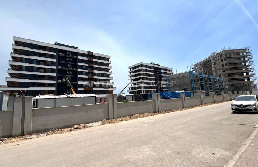 Apartments with a Pool and Security in Antalya Kepez 38