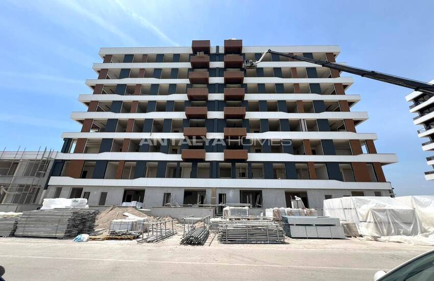 Apartments with a Pool and Security in Antalya Kepez 36