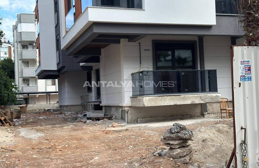 Antalya Konyaaltı'da Havuzlu Sitede Daireler 17
