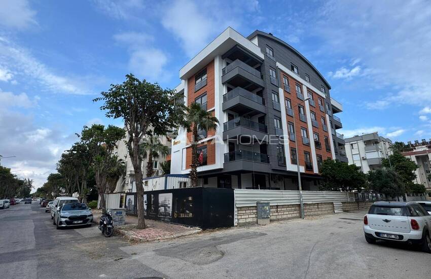 Antalya Konyaaltı'da Havuzlu Sitede Daireler 16