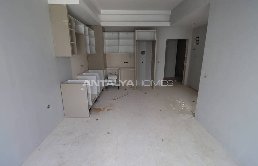 Apartment with Rich Communal Amenities in Antalya Altintas 12