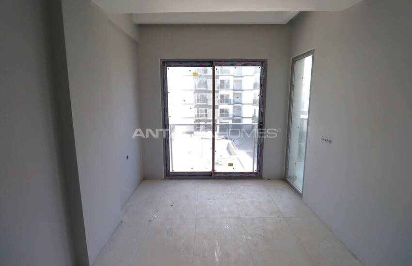 Apartment with Rich Communal Amenities in Antalya Altintas 10