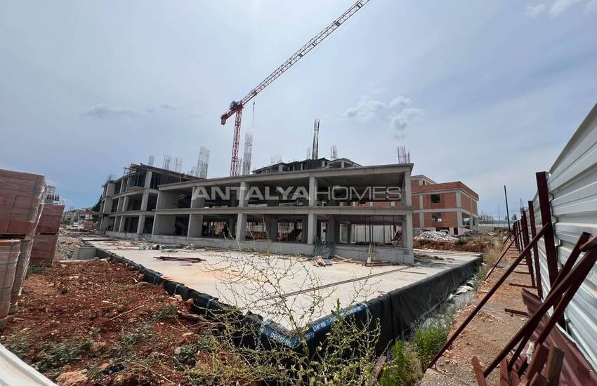 Apartments with Communal Pool Near Tram in Antalya Kepez 22