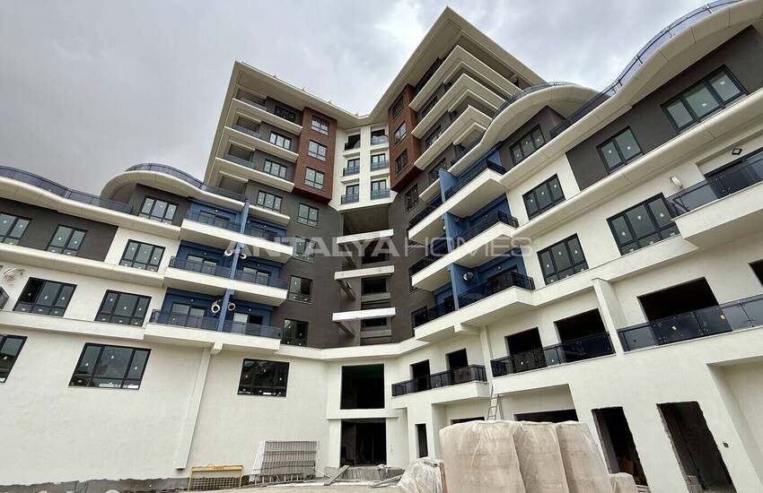 Apartments with a Communal Pool Near the Sea in Antalya Altintas 8
