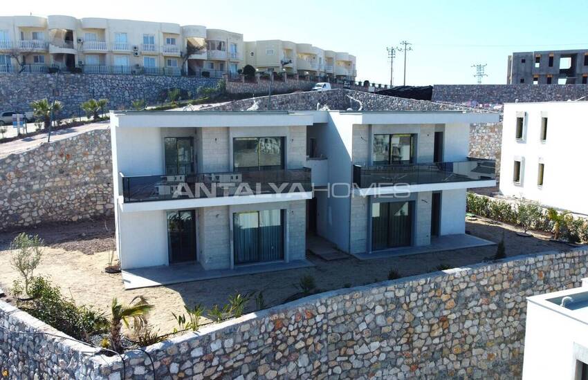 Muğla Adabükü'nde Şık Tasarımlı ve Göl Manzaralı Daireler 19