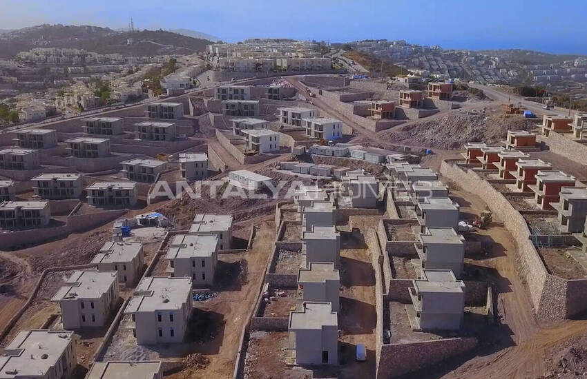 Muğla Adabükü'nde Şık Tasarımlı ve Göl Manzaralı Daireler 22