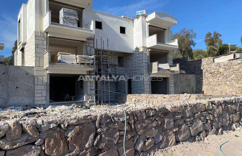 فيلات جديدة حديقة منفصلة وتوأم بالقرب من المطار في بودروم 28