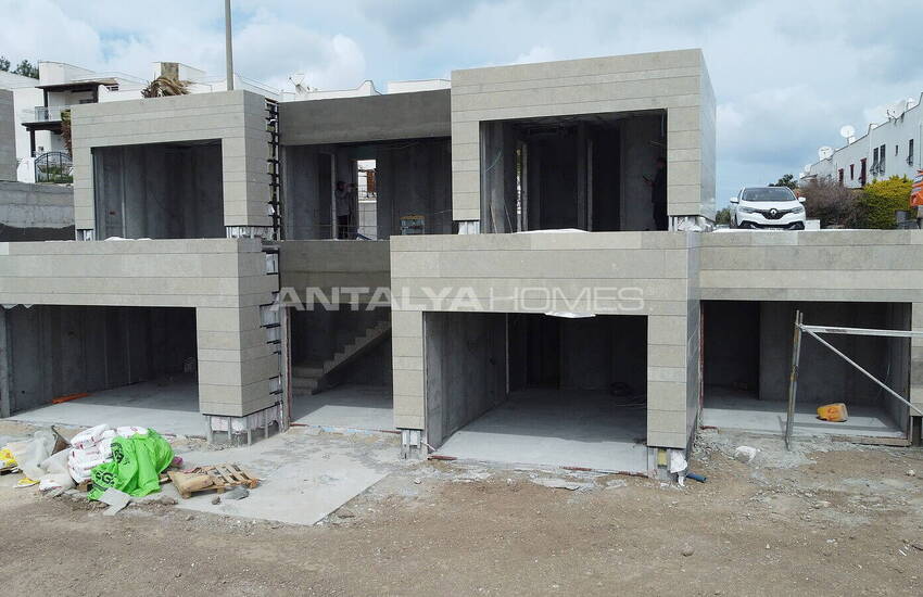 فيلات مطلة على الحمام سباحة والبحر في المدينة بودروم خليج جوندوغان 13