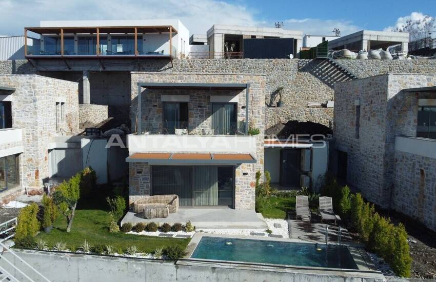 Bodrum Yalıkavak'ta Taş Kaplama Deniz Manzaralı Müstakil Villalar 40