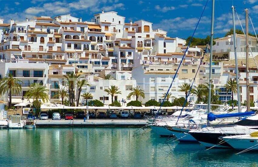 Muğla Sarıgerme'de Denize Yakın Bahçeli Müstakil Villa 31