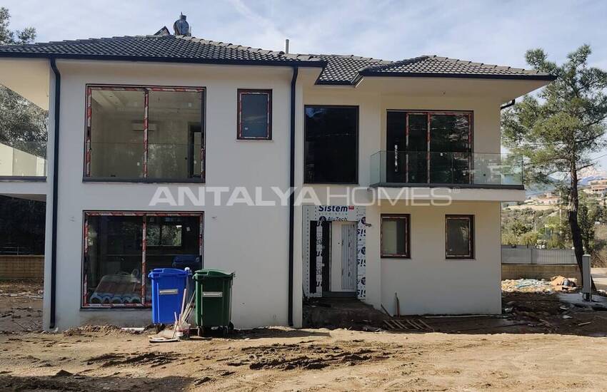 Muğla Fethiye'de Güvenlikli Site İçinde Havuzlu Lüks Evler 26