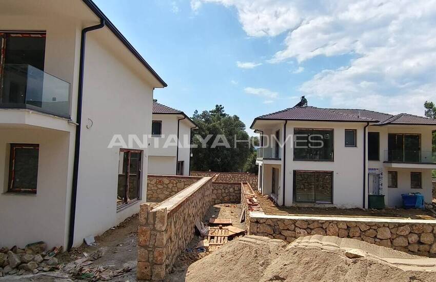 Muğla Fethiye'de Güvenlikli Site İçinde Havuzlu Lüks Evler 40