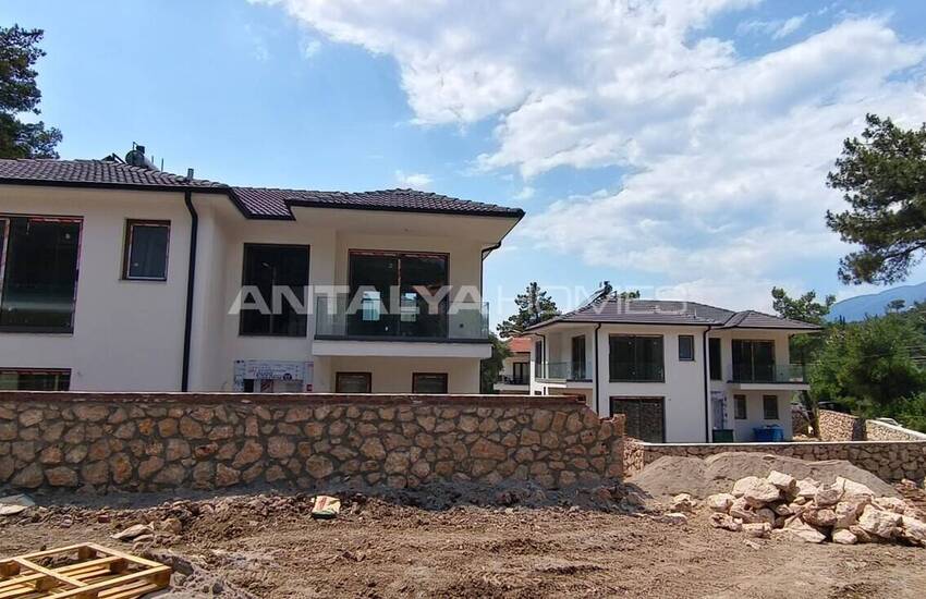 Muğla Fethiye'de Güvenlikli Site İçinde Havuzlu Lüks Evler 42