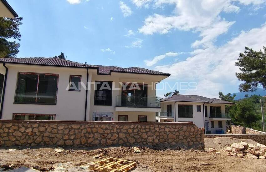 Muğla Fethiye'de Güvenlikli Site İçinde Havuzlu Lüks Evler 44