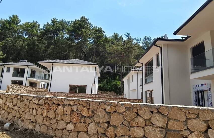 Muğla Fethiye'de Güvenlikli Site İçinde Havuzlu Lüks Evler 46