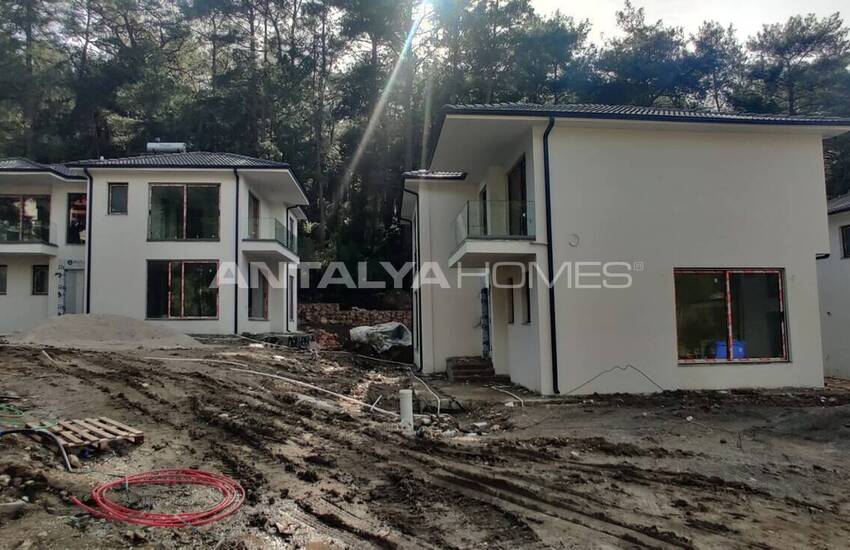 Muğla Fethiye'de Güvenlikli Site İçinde Havuzlu Lüks Evler 22