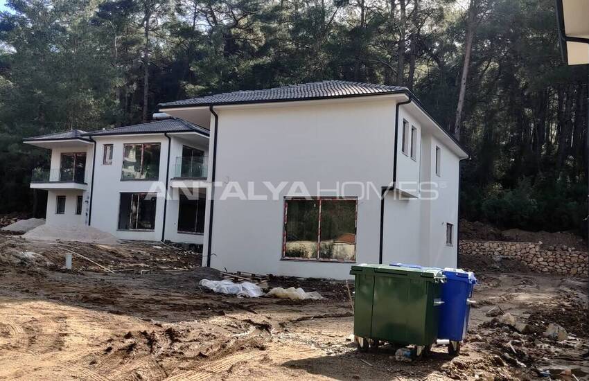 Muğla Fethiye'de Güvenlikli Site İçinde Havuzlu Lüks Evler 23
