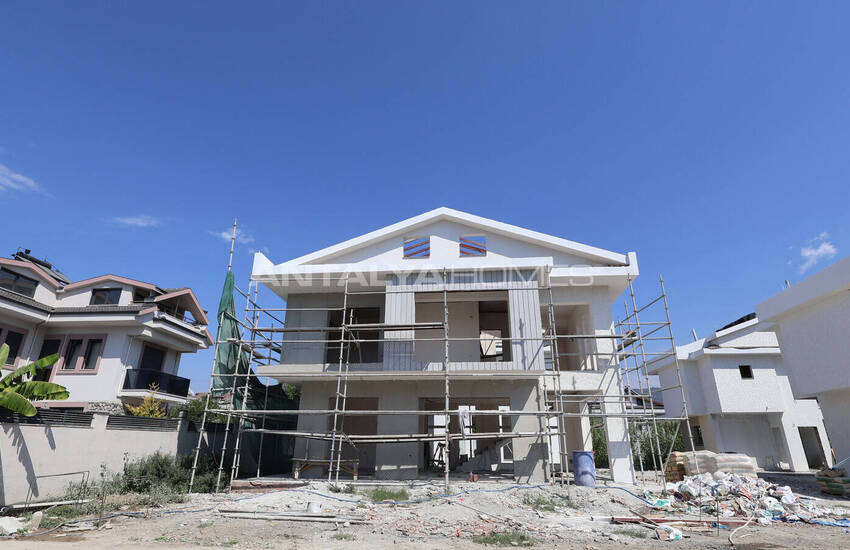 Muğla Fethiye'de Özel Havuzlu ve Bahçeli Müstakil Villalar 13