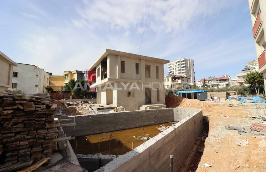 Mersin Yenişehir'de Deniz Manzaralı 4 Yatak Odalı Villalar 14