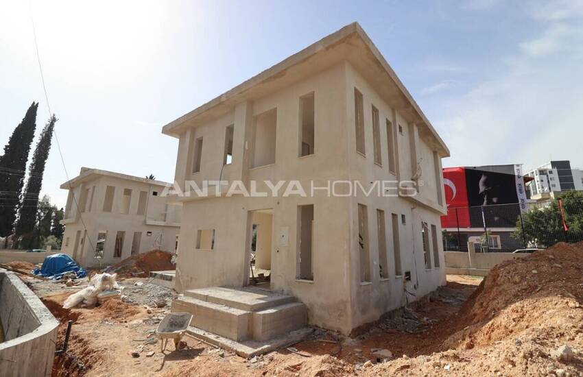 Mersin Yenişehir'de Deniz Manzaralı 4 Yatak Odalı Villalar 13