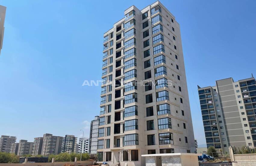 Apartments in Well-equipped Complex in Mersin Mezitli 36