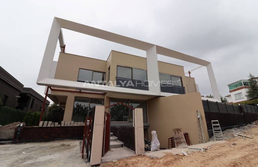 Mersin Mezitli'de Deniz ve Şehir Manzaralı Lüks Villalar 26