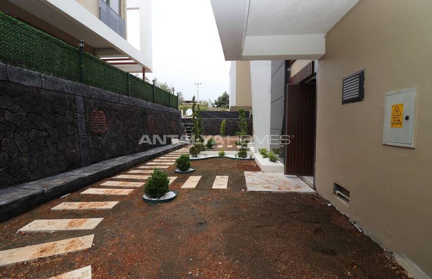 Mersin Mezitli'de Deniz ve Şehir Manzaralı Lüks Villalar 30