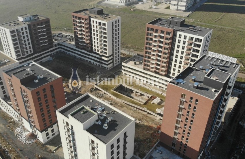 Luxurious Apartments with Contemporary Landscaping in Avcılar