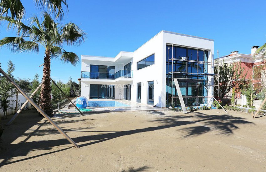 Villa Futuristique Avec Piscine À Belek Antalya 26