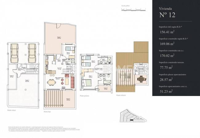 Golfside Houses in a Sought-after Neighborhood in Estepona 24