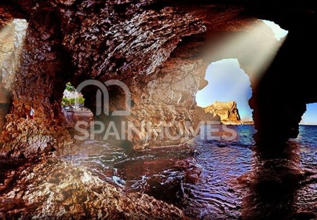 Espaciosa Villa En Ubicación Exclusiva En Denia Alicante 37