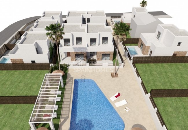 Stylish Semi-detached House in a Popular Area of Villamartin 13