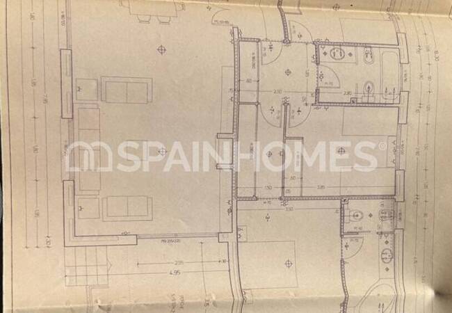 Barcelona Mataró’da Özel Bahçeye Sahip Şık Müstakil Ev 25