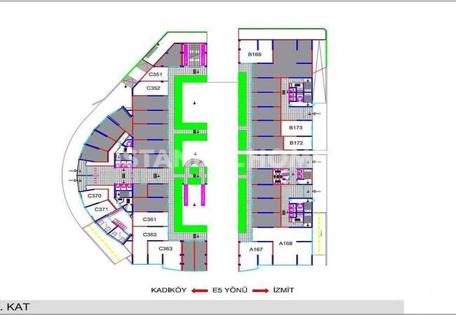 Magasins Bien Situés Près De La Station De Métro Et Marmaray Istanbul 31