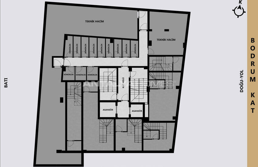 Antalya Muratpaşa'da Anayola ve Denize Yakın Sitede Daireler 14
