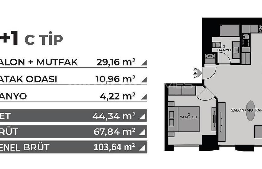 Well Located Real Estate in a Complex in Istanbul Kadikoy