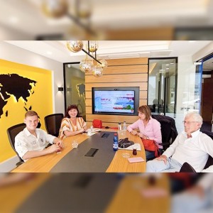 Yevgeniya R. & Maxim M.