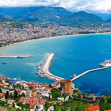 Vue sur le château d'Alanya et la marina