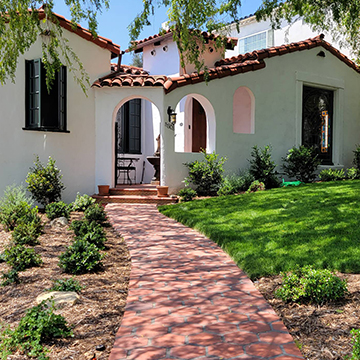 Cómo Incorporar el Estilo Español en Casas Modernas