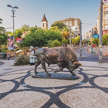 La statue du taureau à Kadıköy, Istanbul