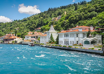 L'île de Büyükada à Istanbul est la plus grande et la plus visitée des îles des Princes L'île de Büyükada à Istanbul est la plus grande et la plus visitée des îles des Princes
