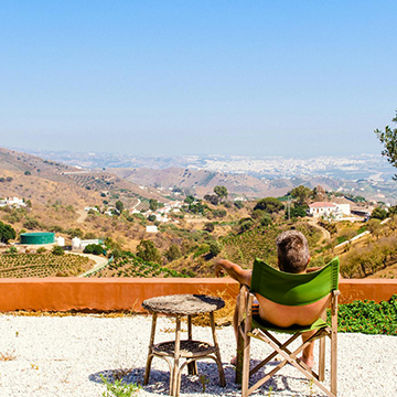 Living in Spanish Cities vs the Countryside: Which Spanish lifestyle is the best fit?