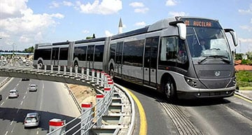 تعد المتروباص والمرمراي من وسائل النقل المتطورة في إسطنبول