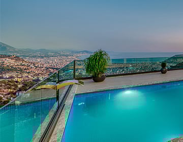 Luxe infinitypool met uitzicht op Alanya Luxe infinitypool met uitzicht op Alanya