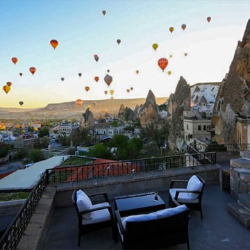 Kapadokya’da Mistik Deneyimler Sunan Mağara Otelleri