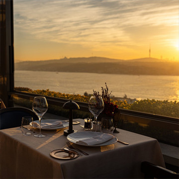 Essen am Meer im Sommer in Istanbul