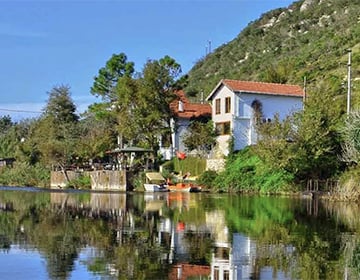 İstanbul'un kırsalında bir ev