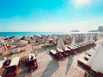 Şile is a district that is located on the northeastern shores of İstanbul Asia. Şile is a district that is located on the northeastern shores of İstanbul Asia.