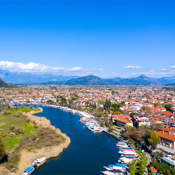 huizen aan het water in Dalaman