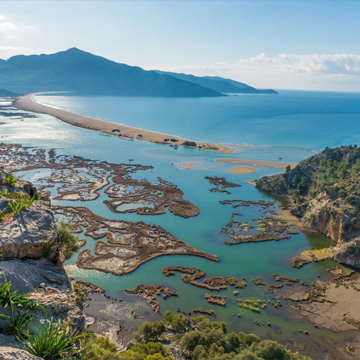 utsikt över stranden och bukten i Dalaman